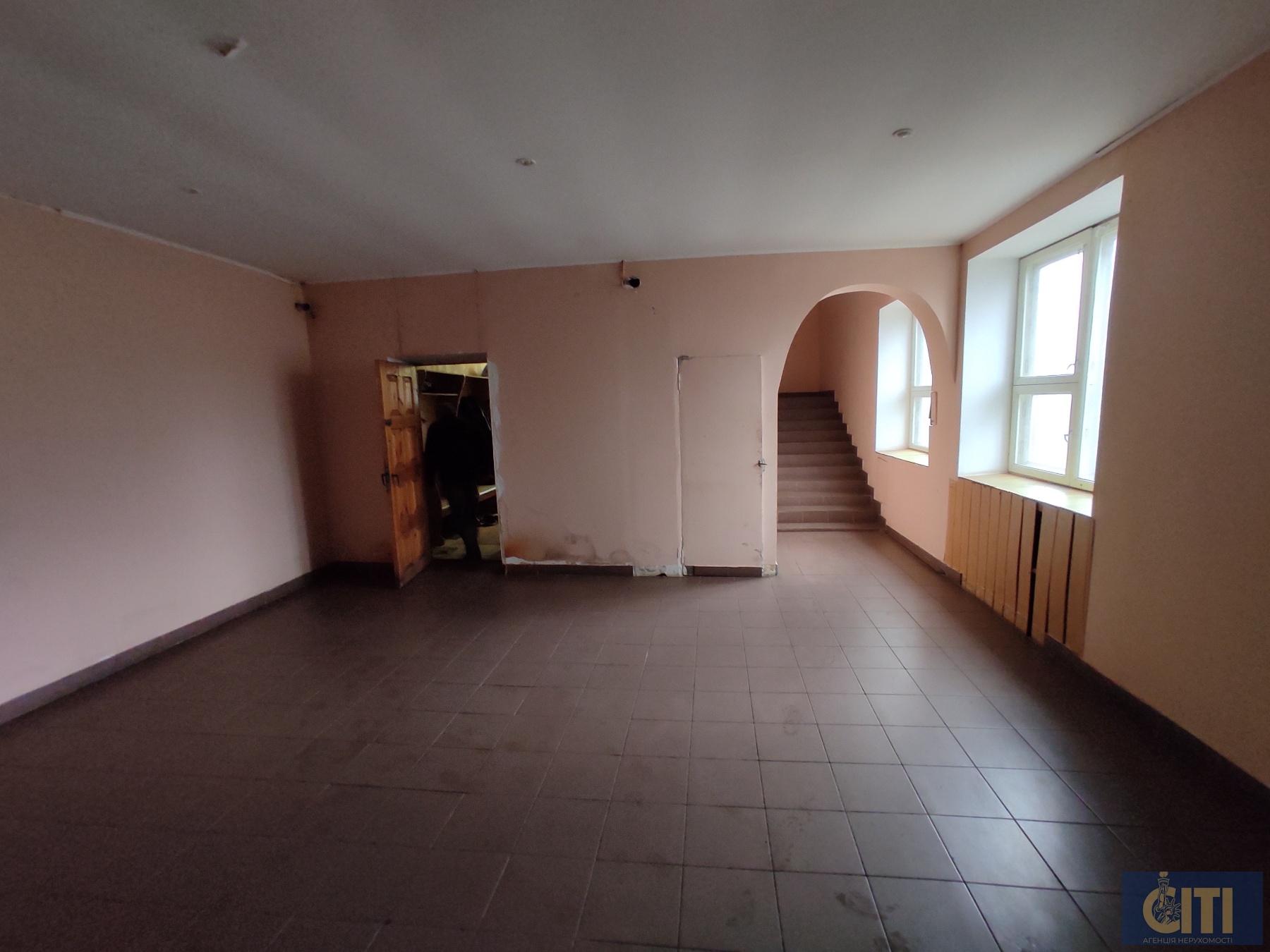 Адміністративна будівля вул. Параджанова, 1000 кв.м.