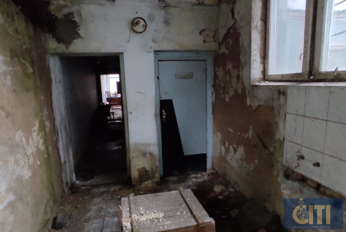 Адміністративна будівля вул. Параджанова, 1000 кв.м.