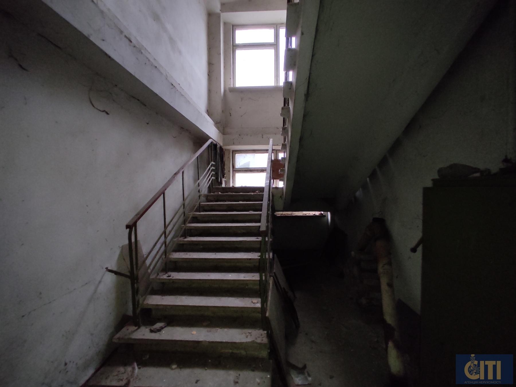 Административное здание ул. Параджанова, 1000 кв.м. Адміністративна будівля вул. Параджанова, 1000 кв.м.