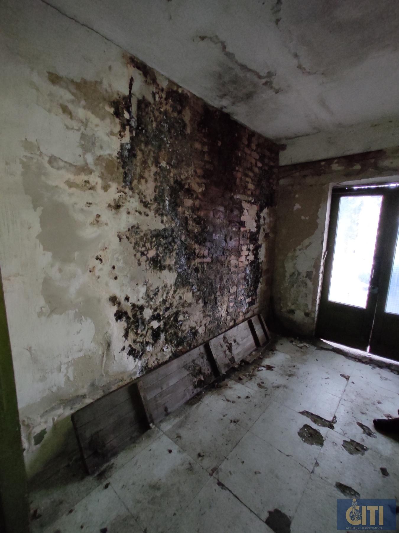 Адміністративна будівля вул. Параджанова, 1000 кв.м.