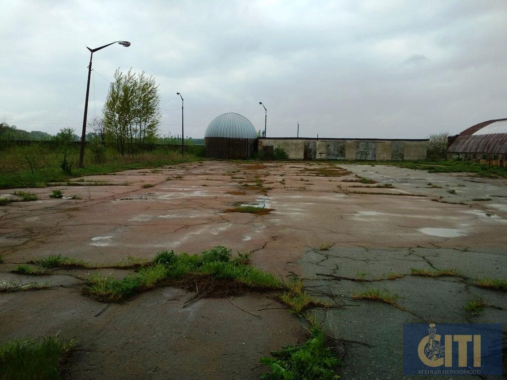 Майновий комплекс у Житомирському районі, 5700 м2