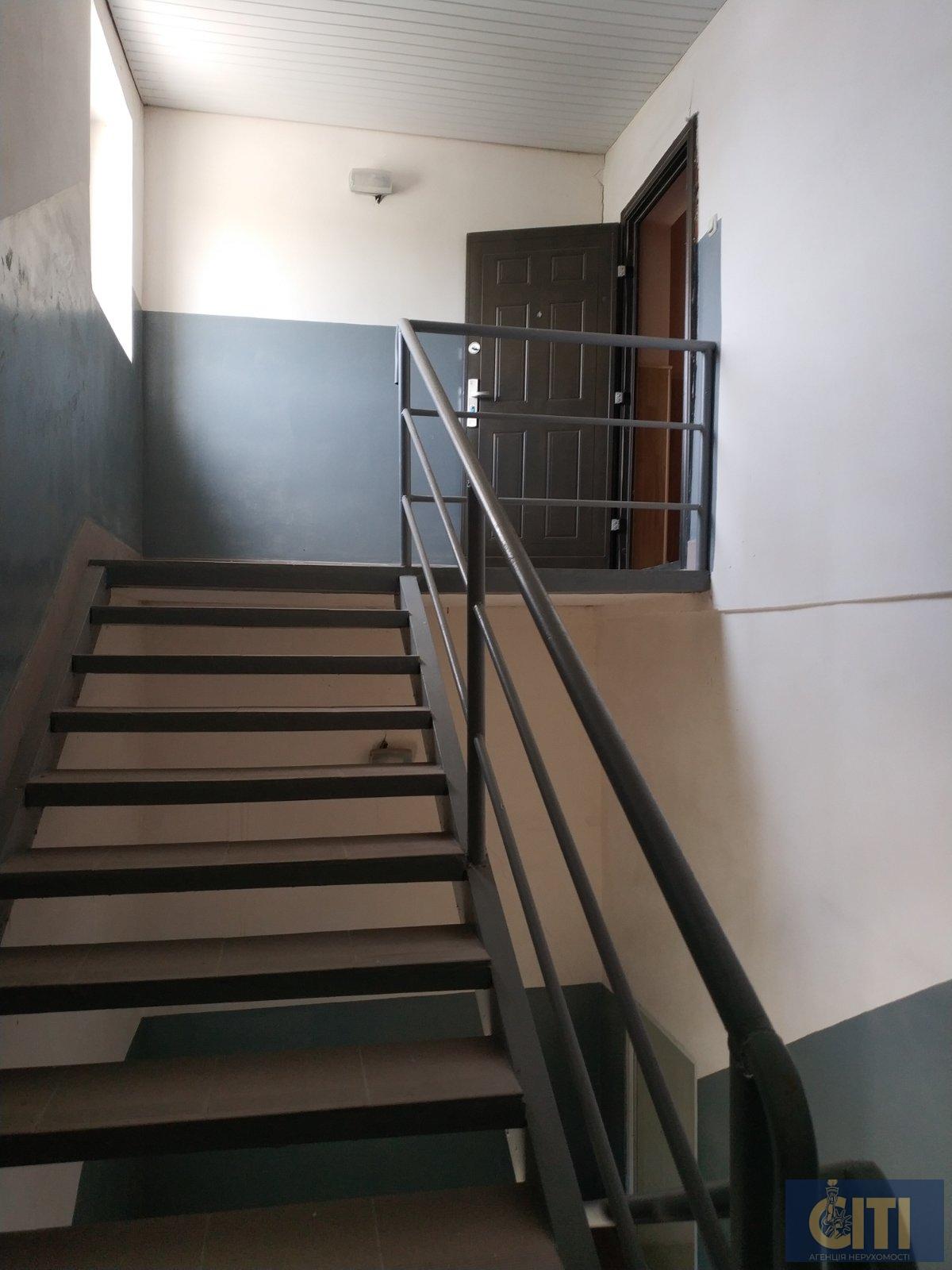 Камнеобрабатывающее предприятие (обработка гранита), 2 040 м2 Каменеобробне підприємство (обробка граніту), 2 040 м2