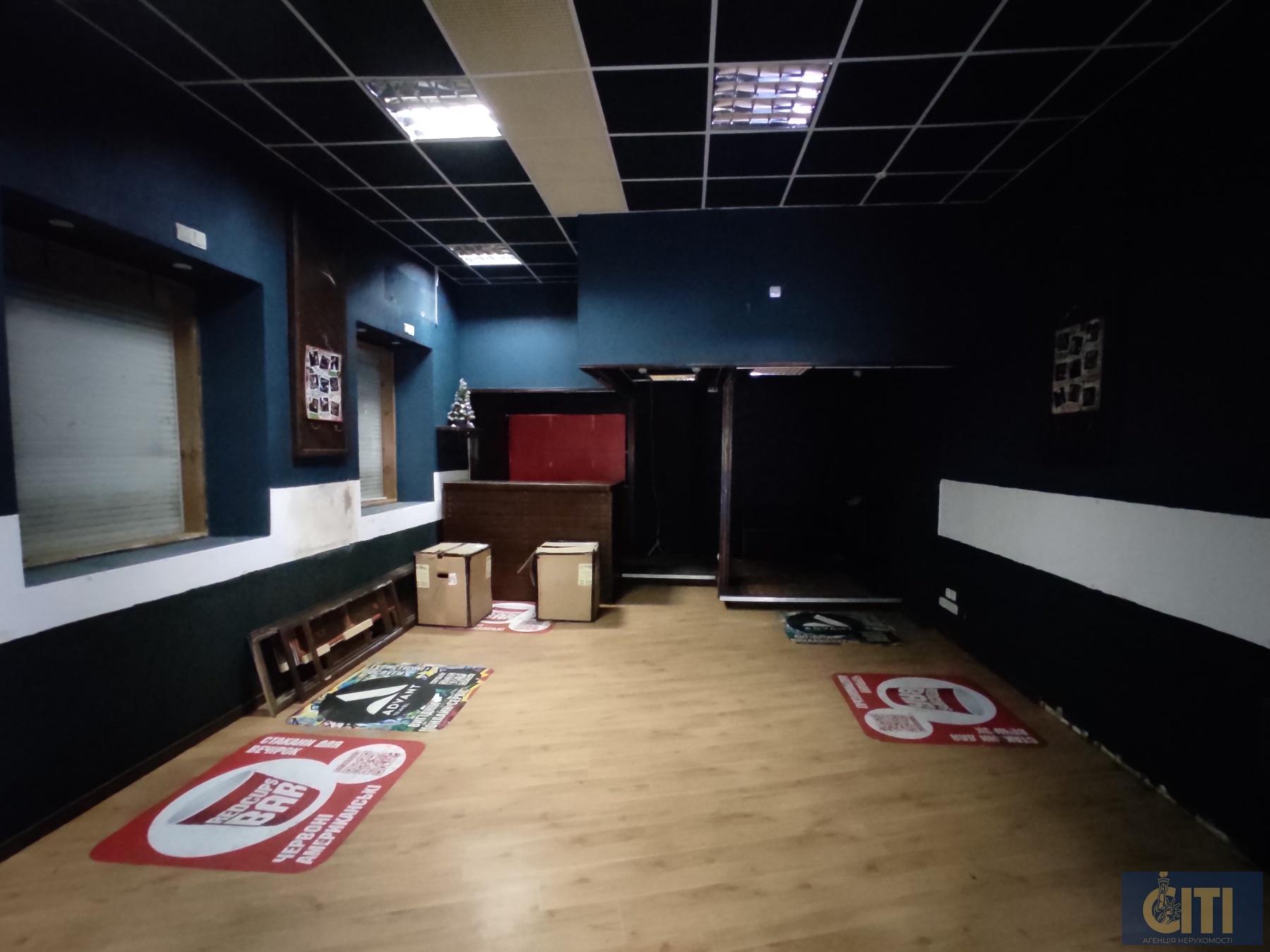 Магазин-кафе в центрі Житомира, 120 кв.м.