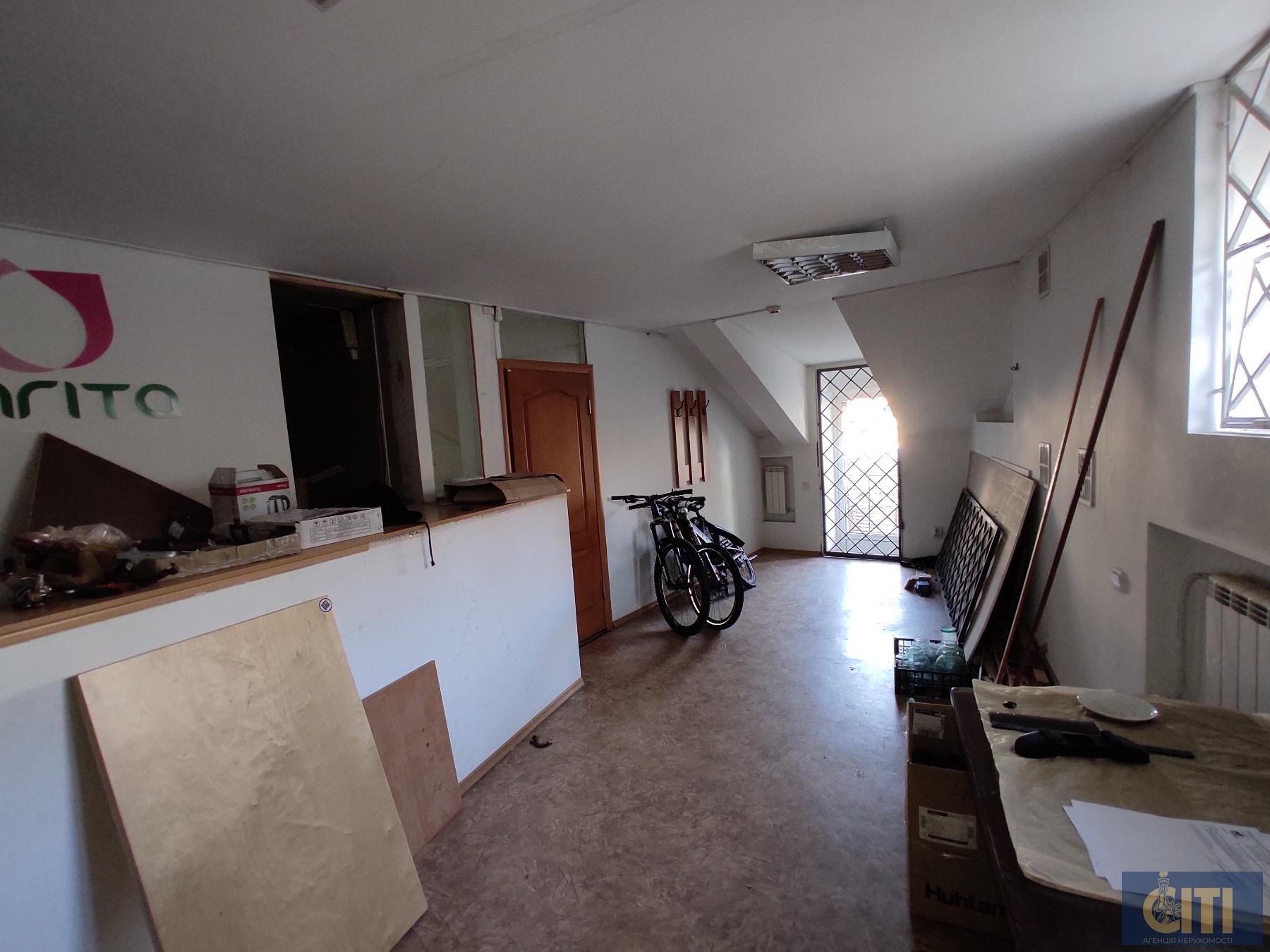 Магазин-кафе в центре Житомира, 120 кв.м. Магазин-кафе в центрі Житомира, 120 кв.м.