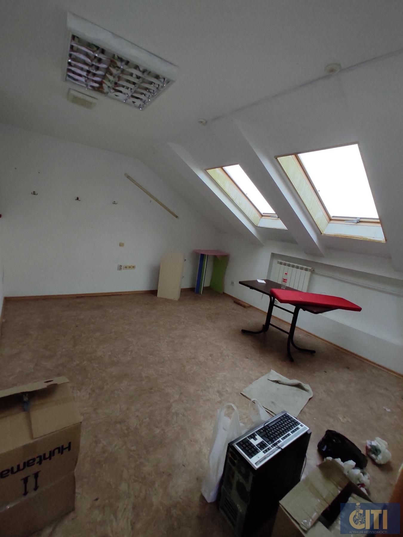 Магазин-кафе в центре Житомира, 120 кв.м. Магазин-кафе в центрі Житомира, 120 кв.м.