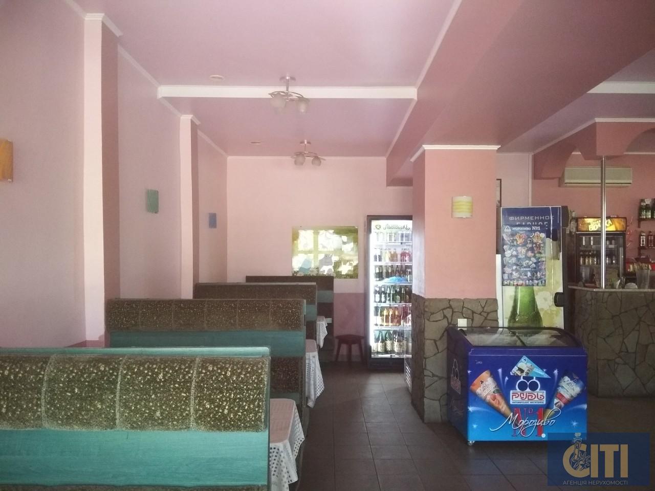 Магазин+кафе в с.Соколів, 480 м2