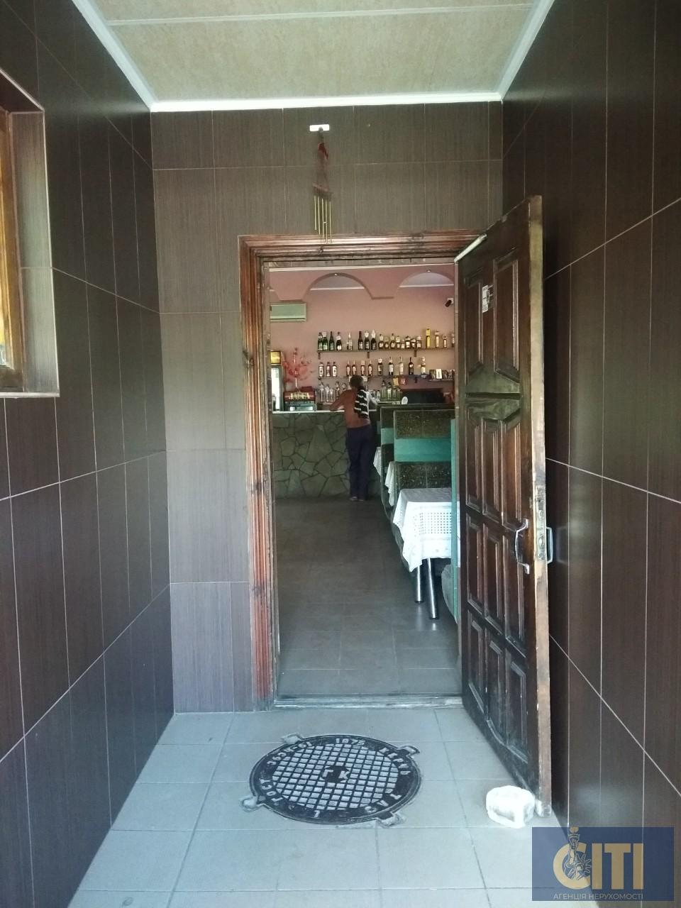 Магазин+кафе в с.Соколів, 480 м2