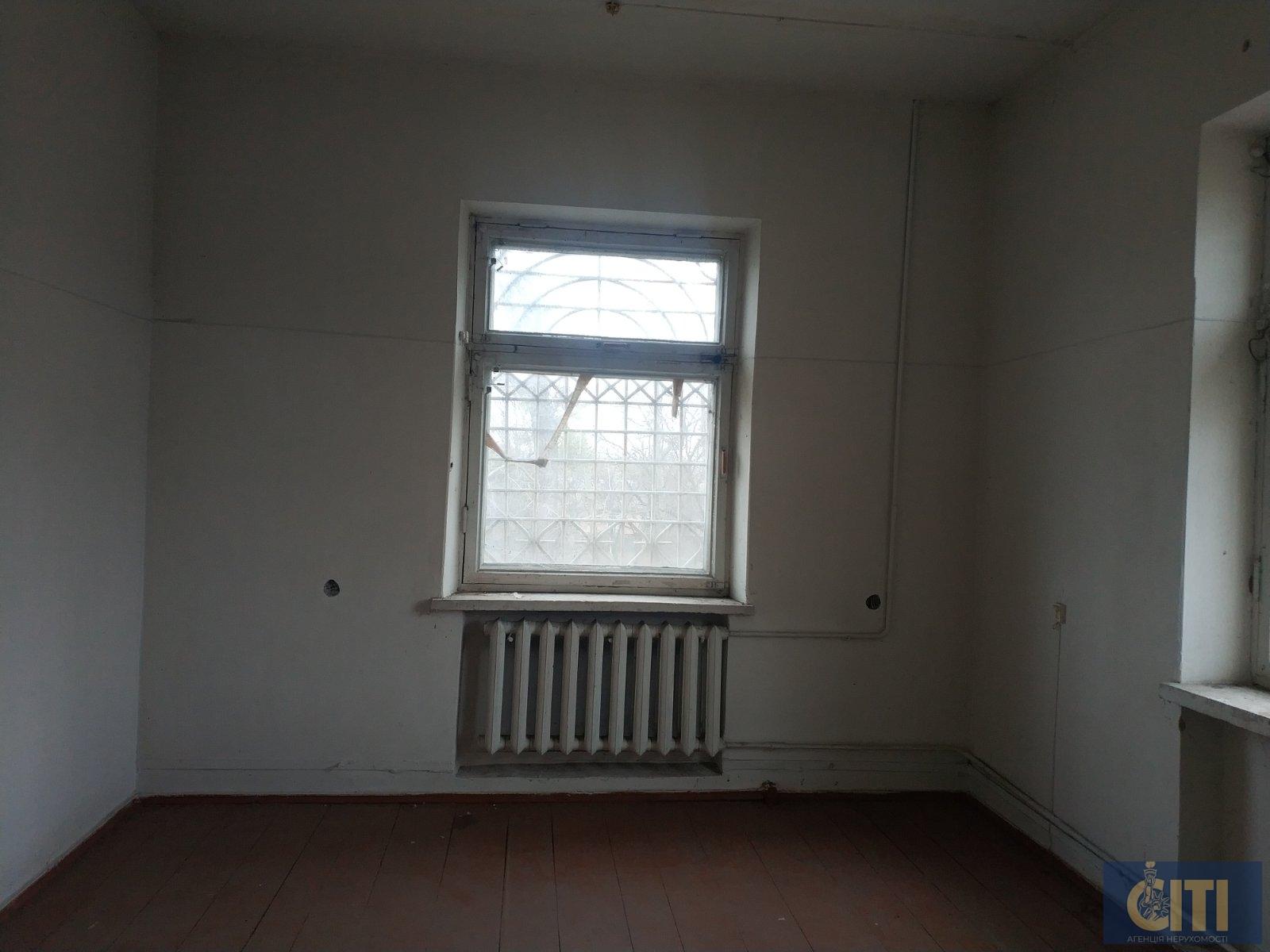 Отдельностоящее здание в Андрушевском районе, 457 м2 Окремо розташована будівля в Андрушівському районі, 457 м2