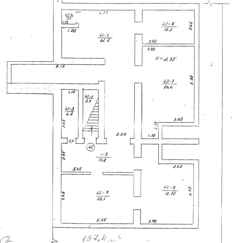 Підвальне приміщення в центрі міста, 137 м2