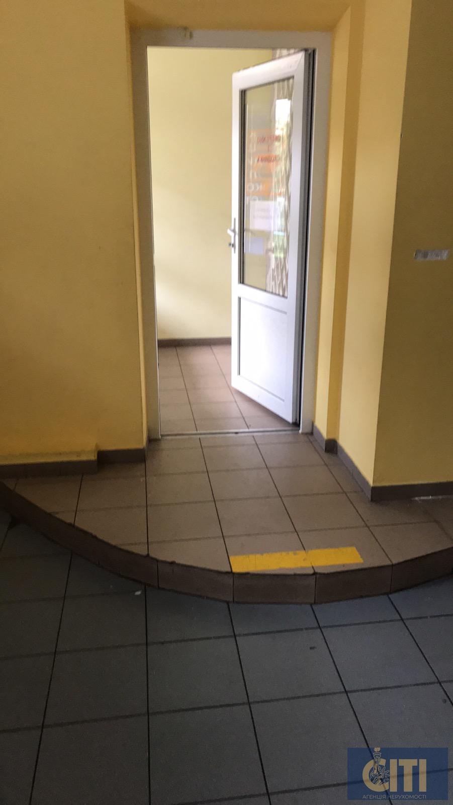 Помещение в центре Житомира по улице Киевская, 164 м2 Приміщення в центрі Житомира по вулиці Київська, 164 м2