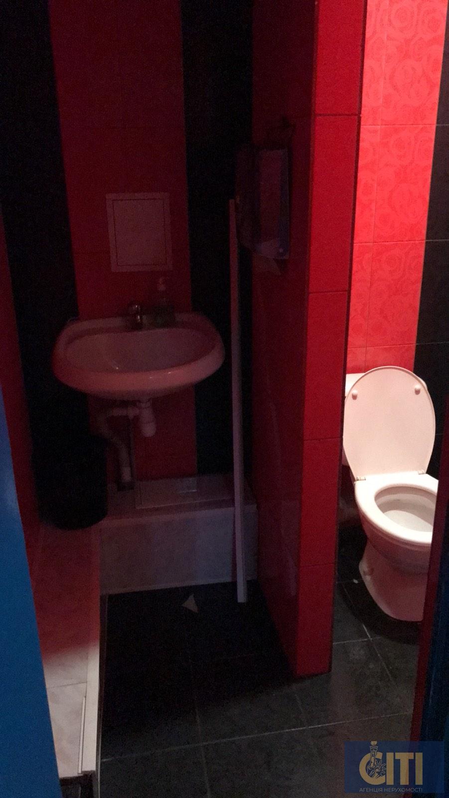 Помещение в центре Житомира по улице Киевская, 164 м2 Приміщення в центрі Житомира по вулиці Київська, 164 м2