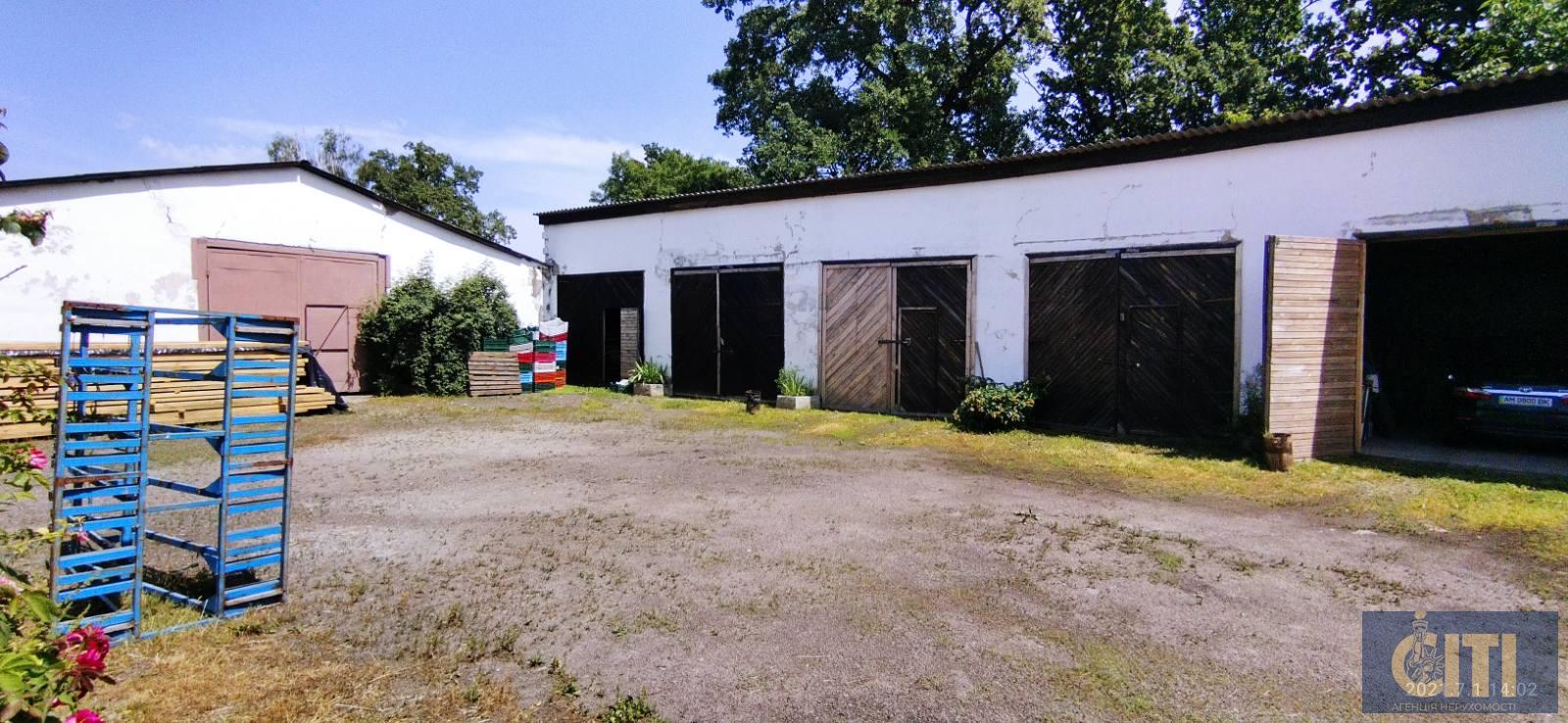 Виробничий комплекс у Станишівці, 2000 кв.м.