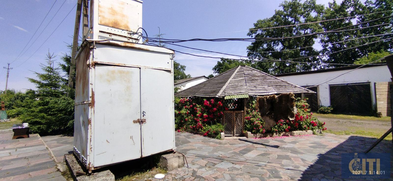 Виробничий комплекс у Станишівці, 2000 кв.м.