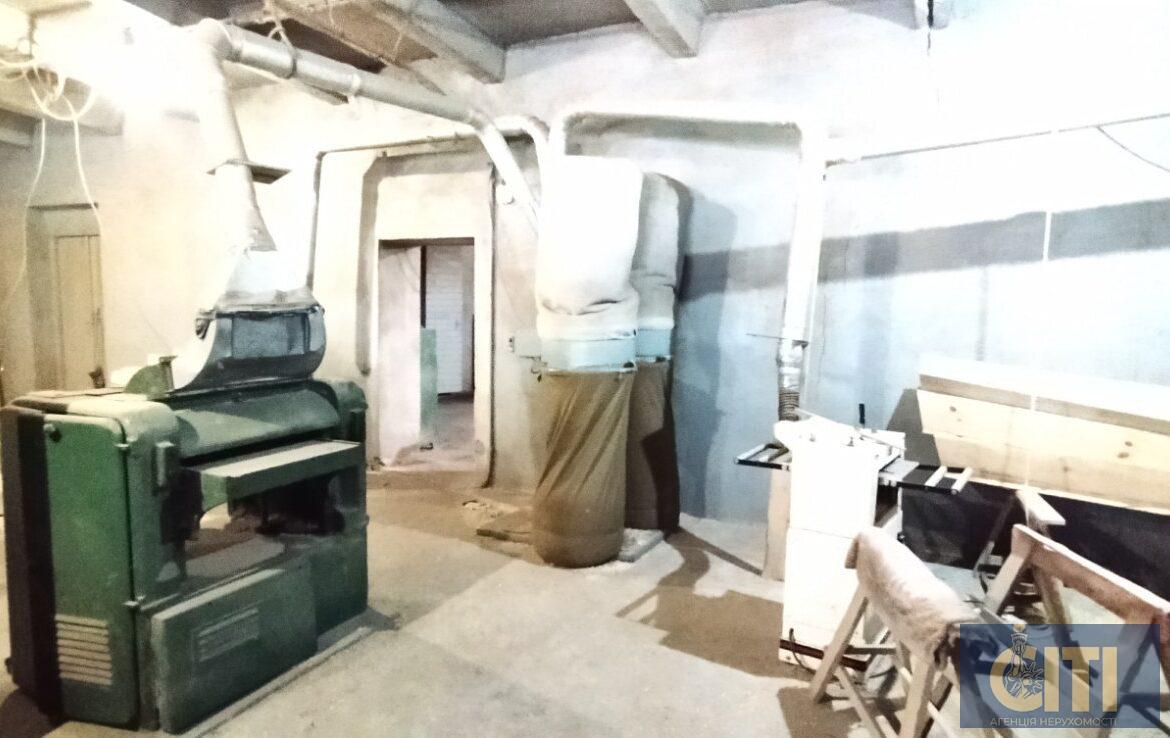 Виробничий комплекс у Станишівці, 2000 кв.м.