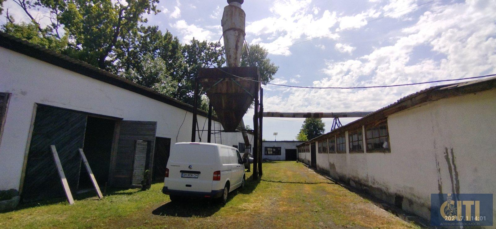 Виробничий комплекс у Станишівці, 2000 кв.м.