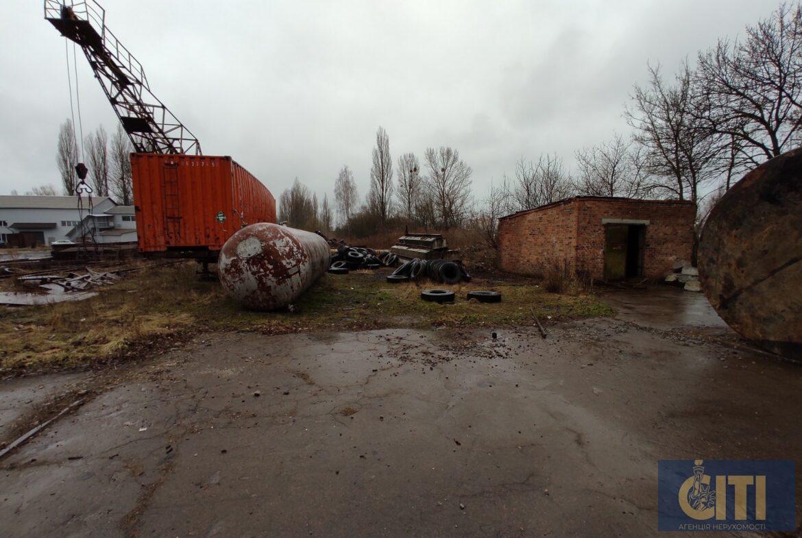 Земельна ділянка 0,75 га із залізничною гілкою