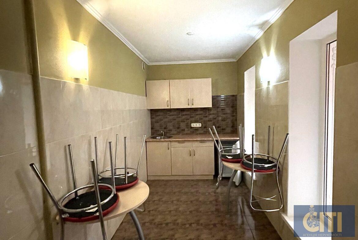 Приміщення фасадне 200 кВ.м.