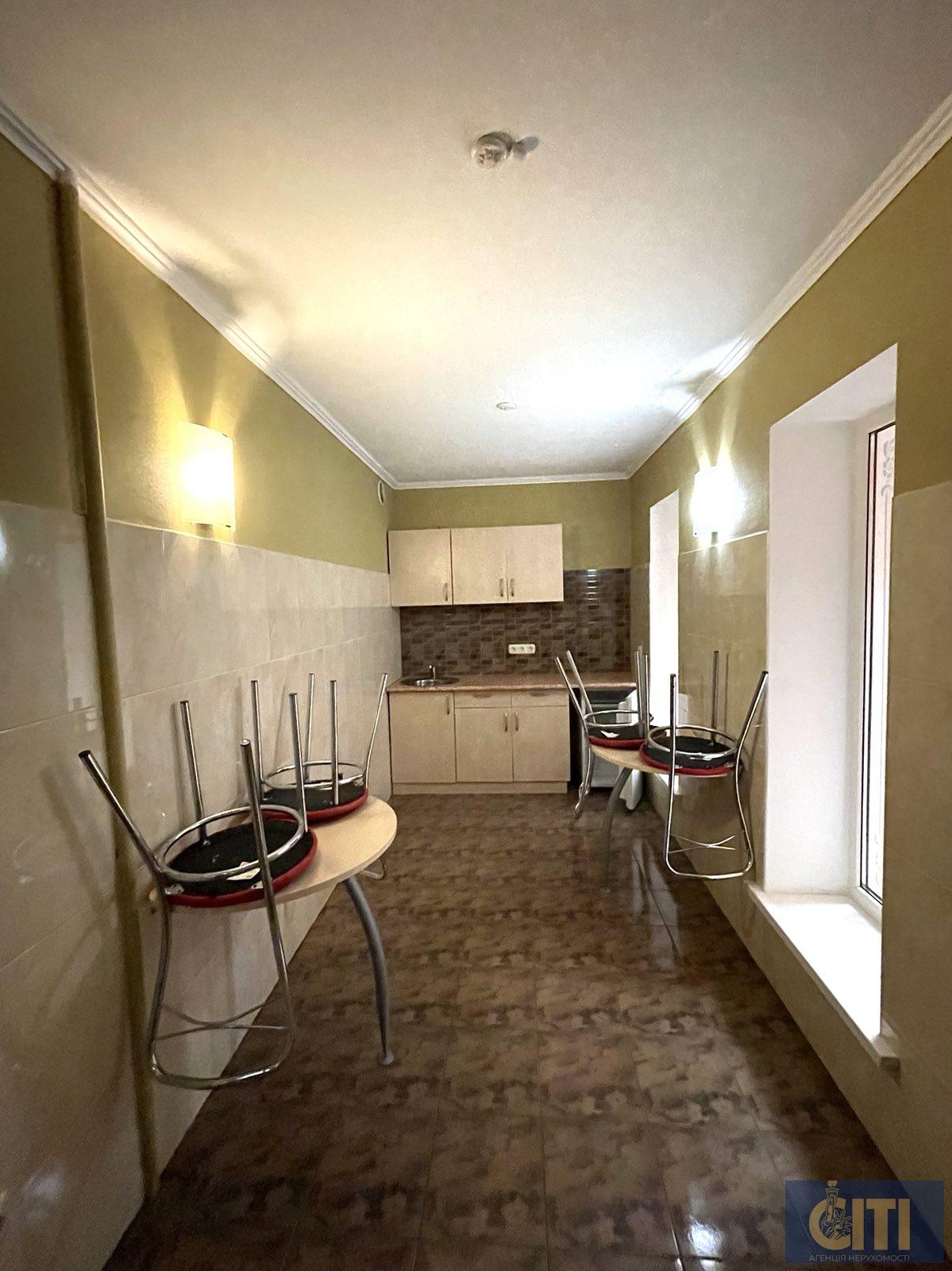 Приміщення фасадне 200 кВ.м.