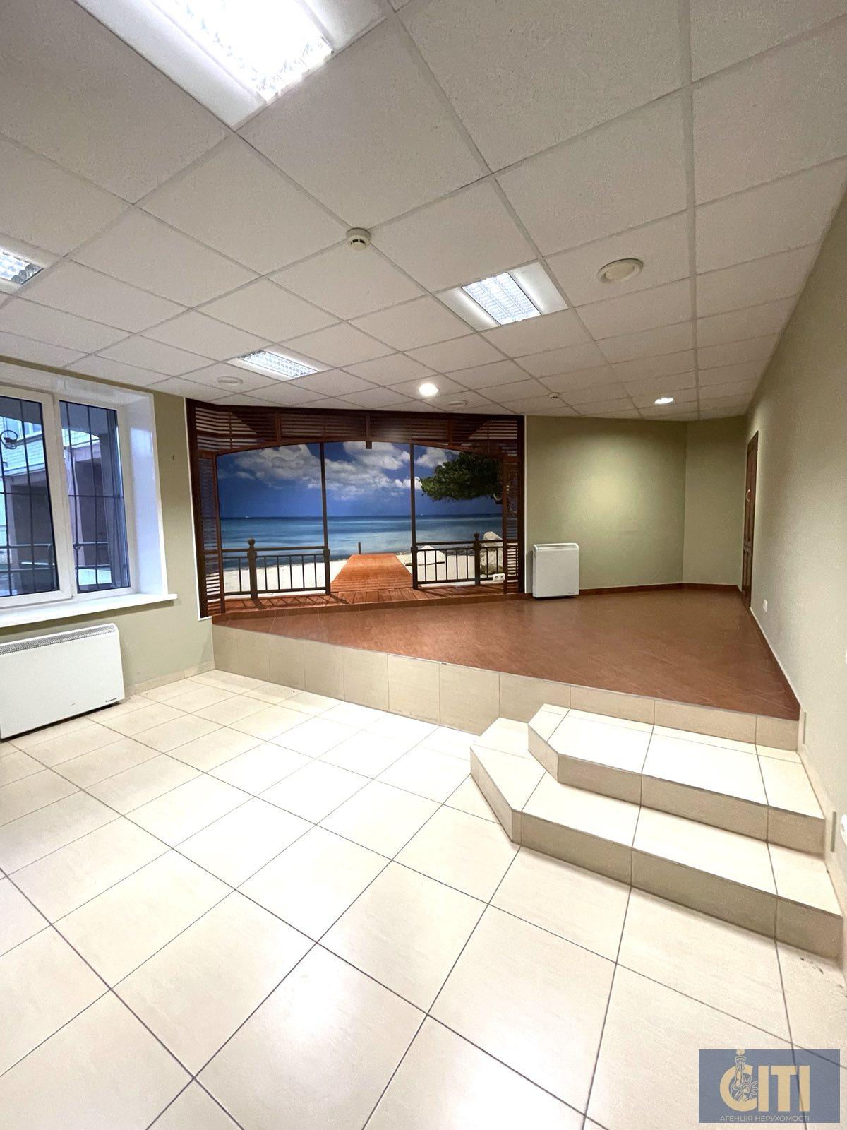 Приміщення фасадне 200 кВ.м.