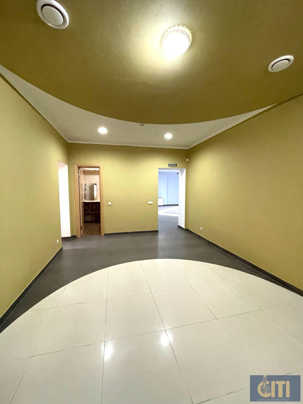 Помещение фасадное 200 кВ.м. Приміщення фасадне 200 кВ.м.