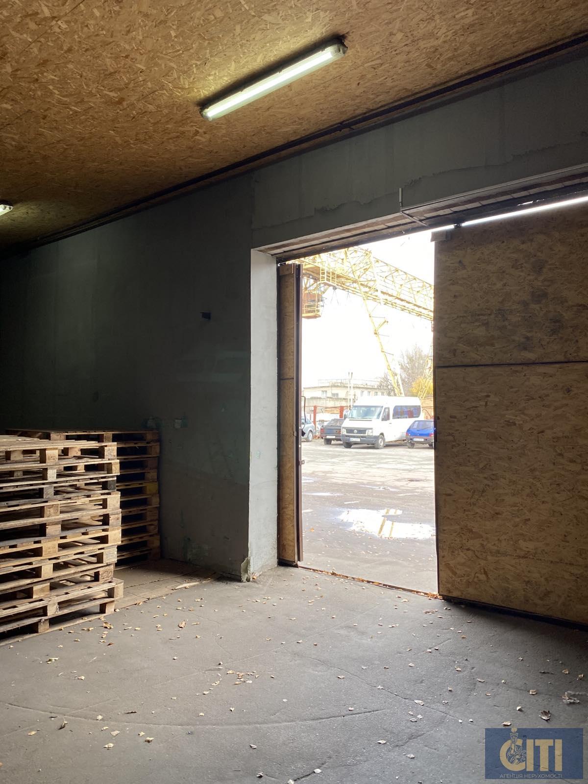 Склад по вул.Баранова, 240 м2