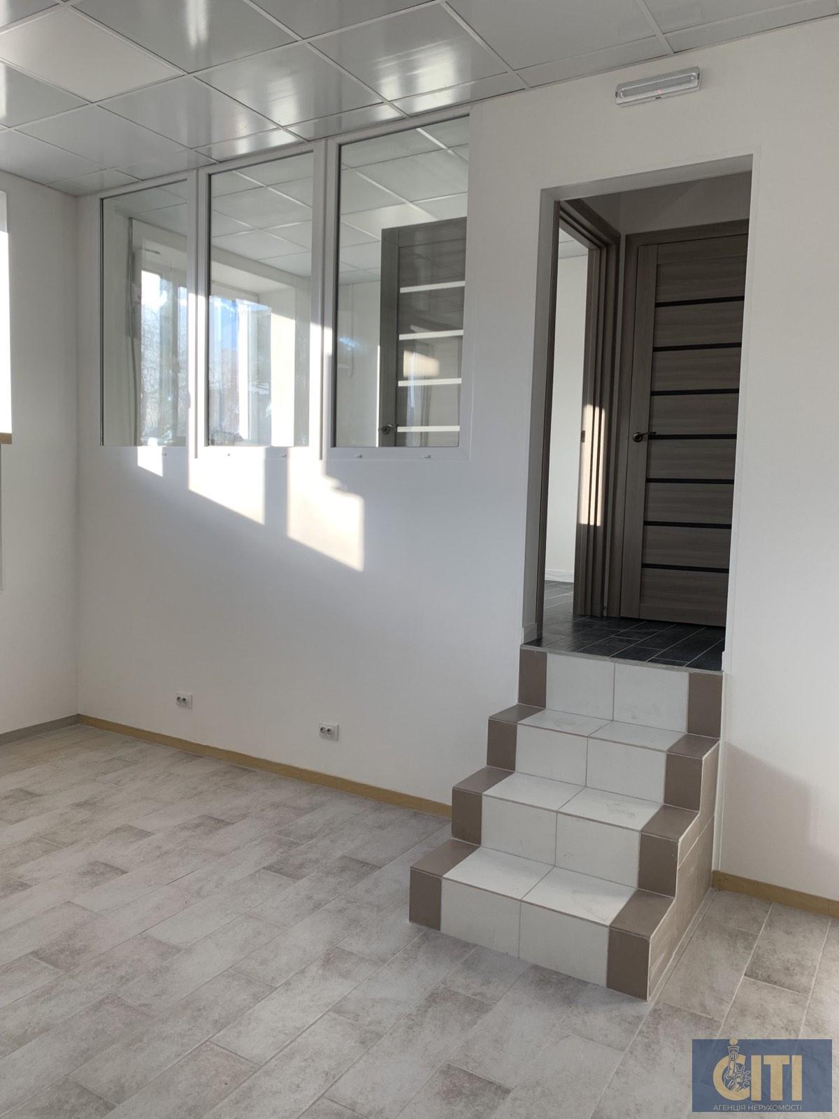 Продаж: Магазин вул. Хлібна, 55 м2