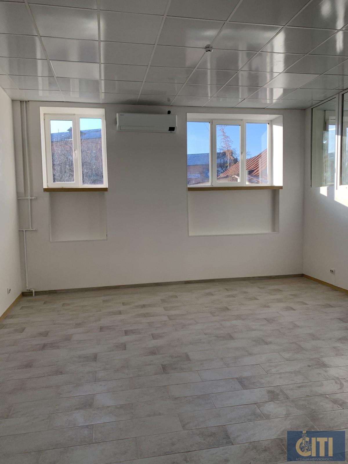 Продаж: Магазин вул. Хлібна, 55 м2