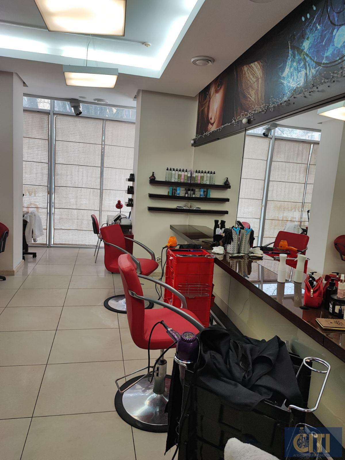 Помещение (салон красоты) в центре, 140 м2 Приміщення (салон краси) у центрі, 140 м2