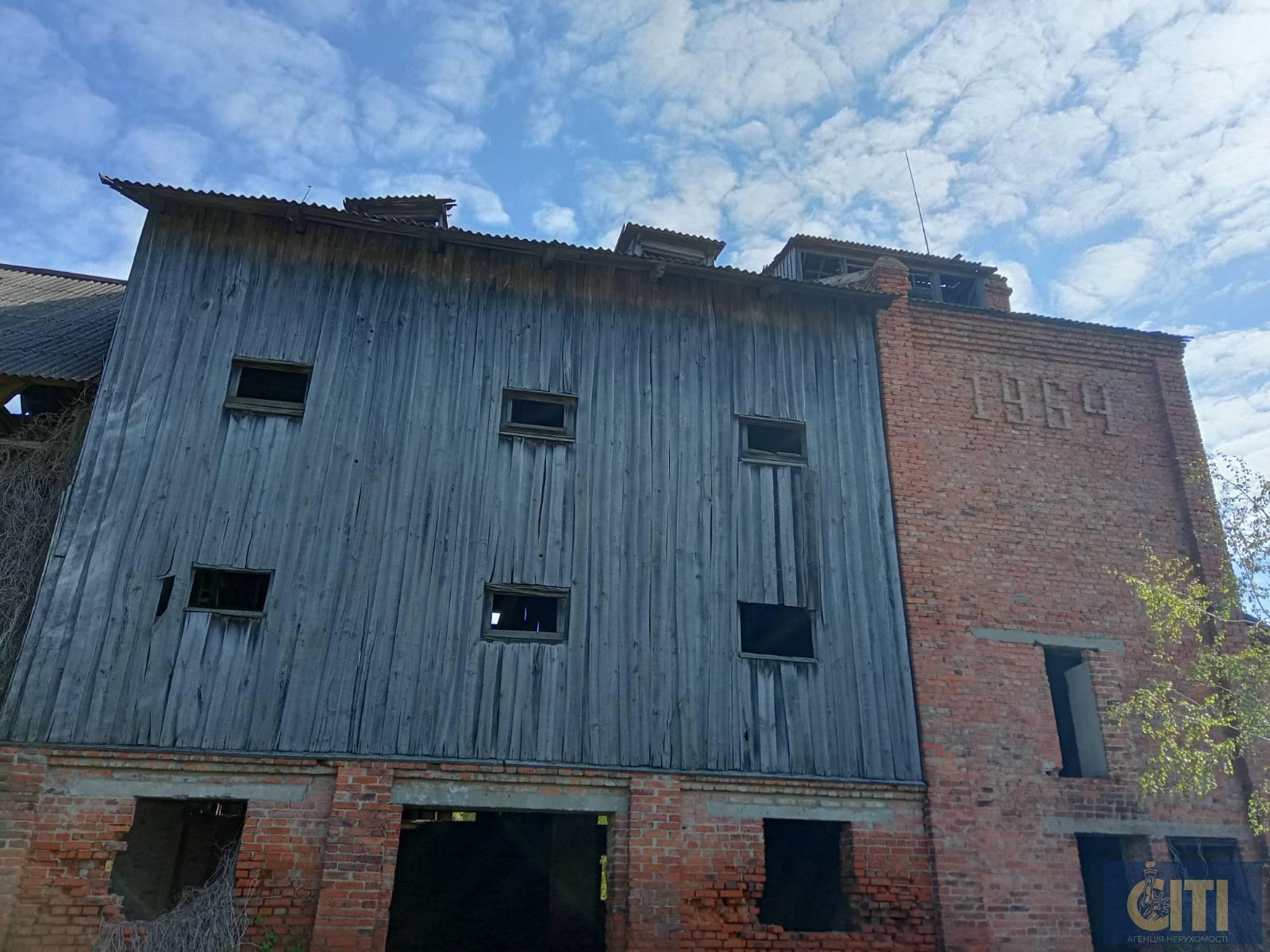 0-02-05-81a47d28f75bfd954d3d2dd4e9c17b1ff48826f21f21388869fbc04fbeef0137_961a7ff9f4bca789 Продам будівлю хмелесушки 1400 кв.м.