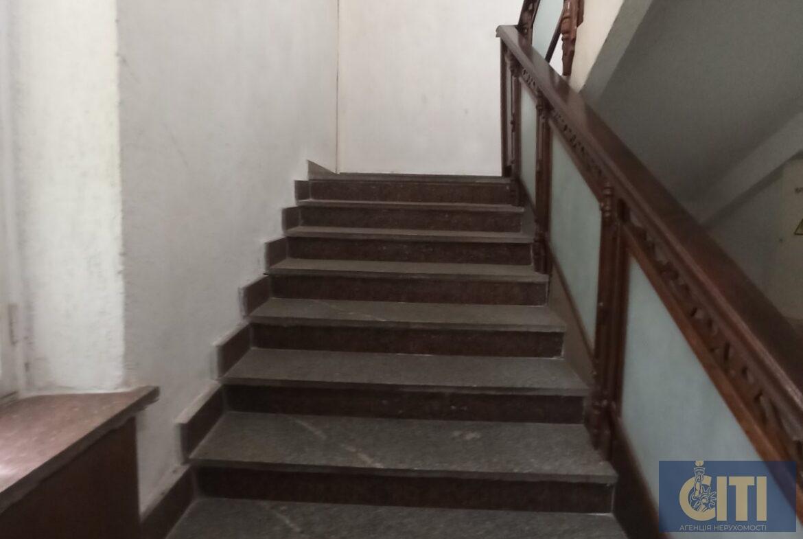 Майновий комплекс у промисловому районі м. Житомира, загальна площа 2100 кв.м.