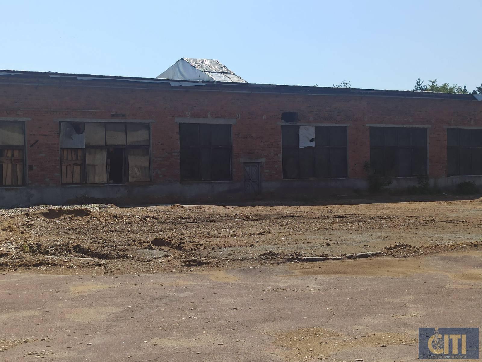 Майновий комплекс у промисловому районі м. Житомира, загальна площа 2100 кв.м.