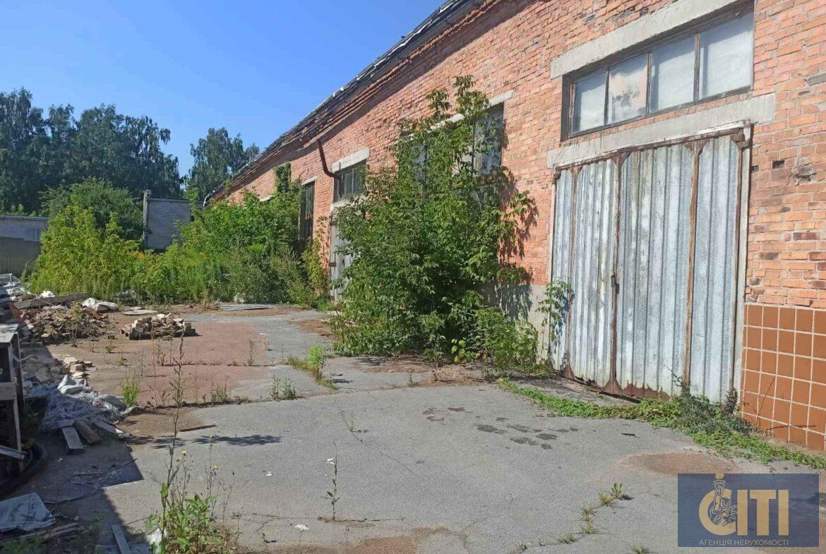 Майновий комплекс у промисловому районі м. Житомира, загальна площа 2100 кв.м.