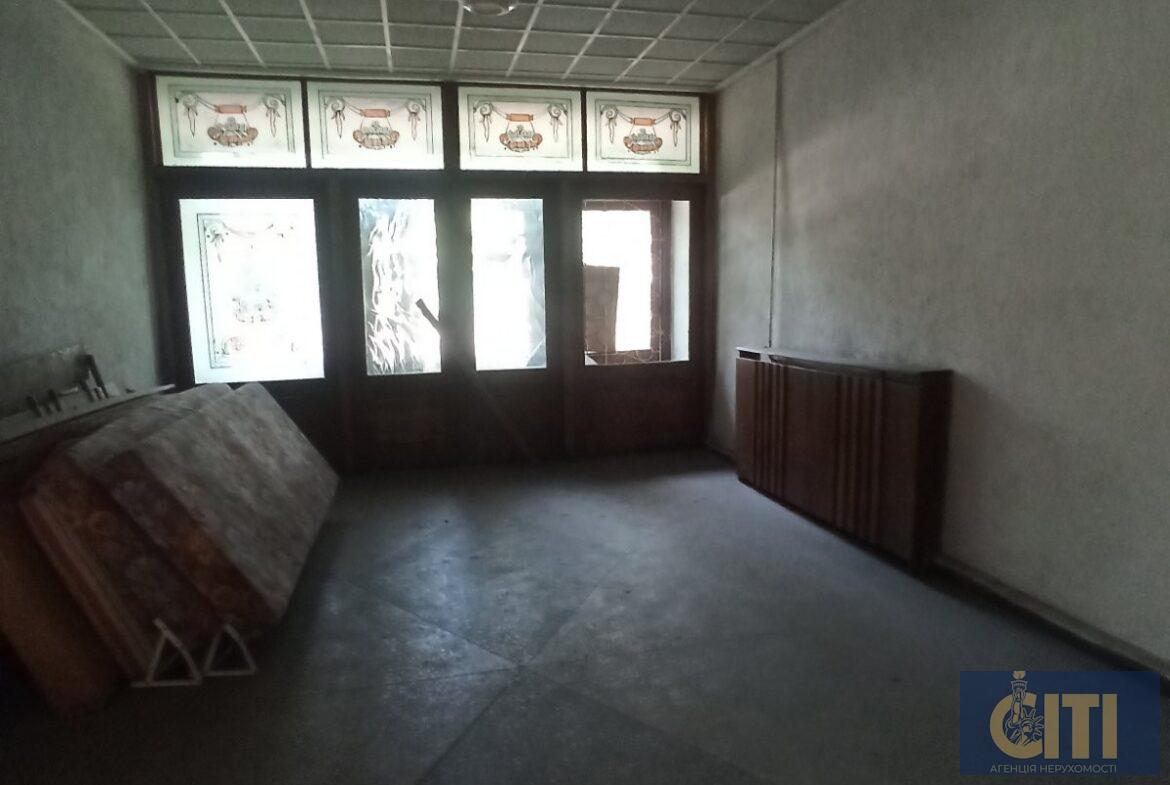 Майновий комплекс у промисловому районі м. Житомира, загальна площа 2100 кв.м.