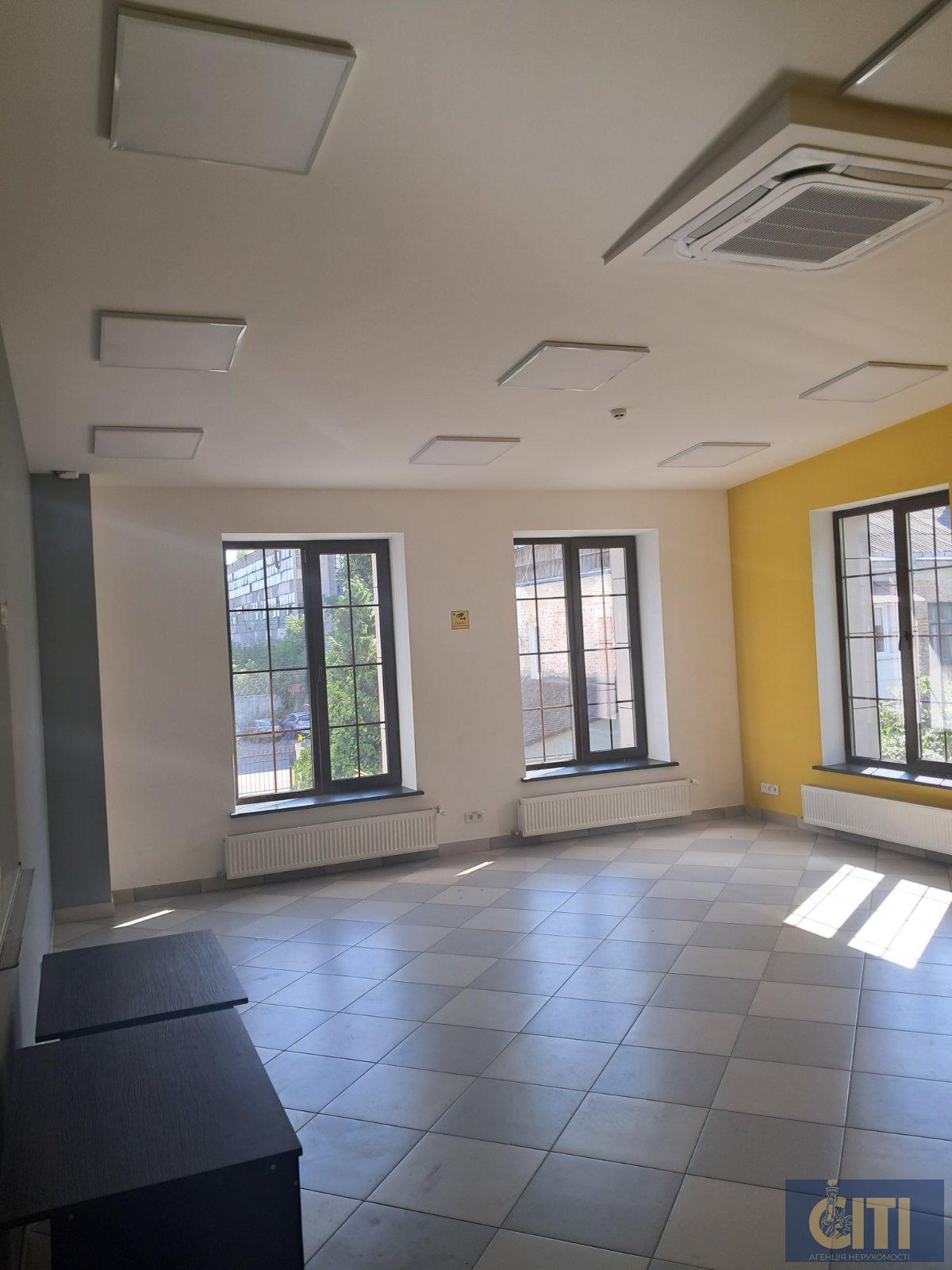 Оренда приміщення в центрі міста, район вул. Ольжича/Победи 160кв.м.