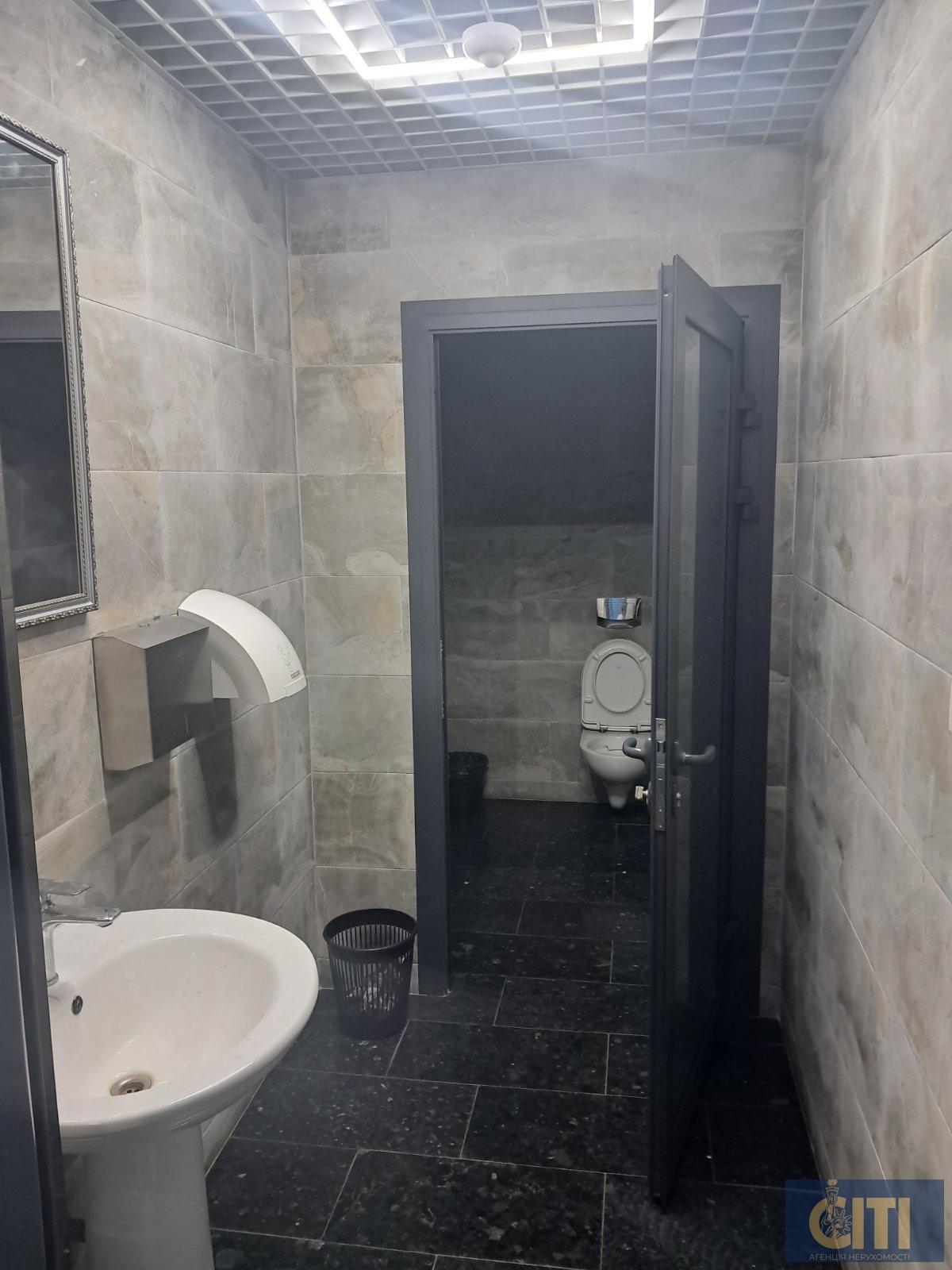 Оренда приміщення в центрі міста, район вул. Ольжича/Победи 160кв.м.