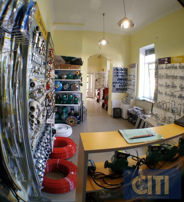 Будівля діючого магазину в центрі районного центру, 50 кв.м