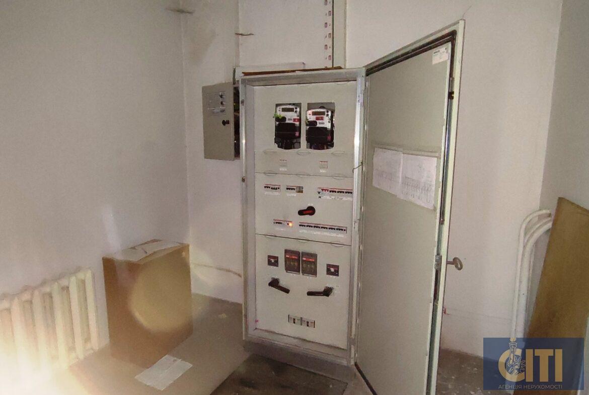 Комерційне приміщення, в центрі (к-р Жовтень), 360 кв.м.