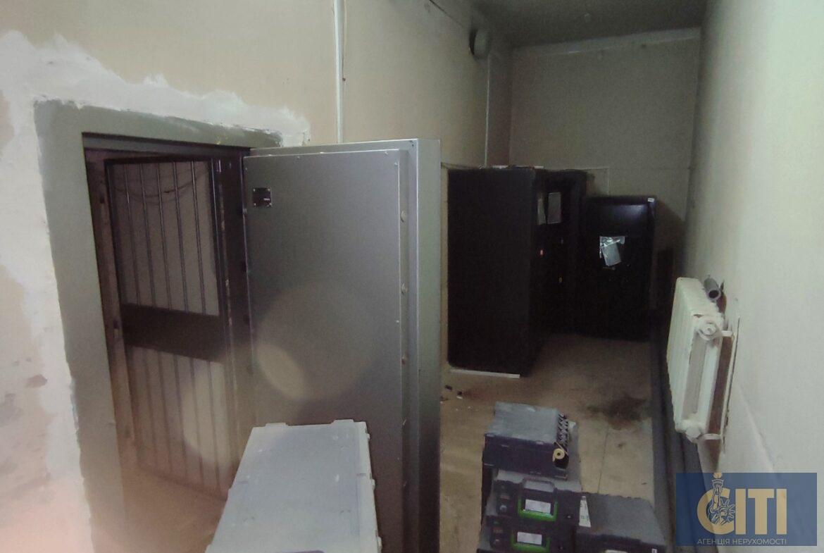 Комерційне приміщення, в центрі (к-р Жовтень), 360 кв.м.