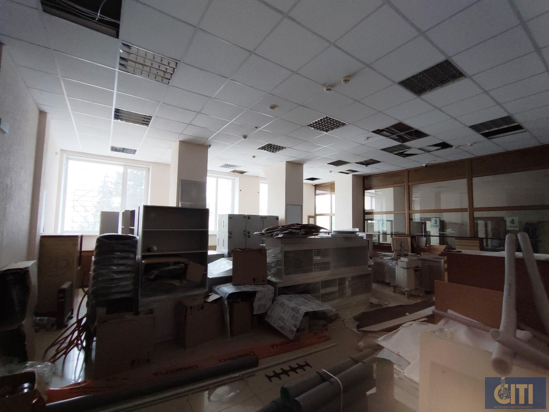 Комерційне приміщення, в центрі (к-р Жовтень), 360 кв.м.