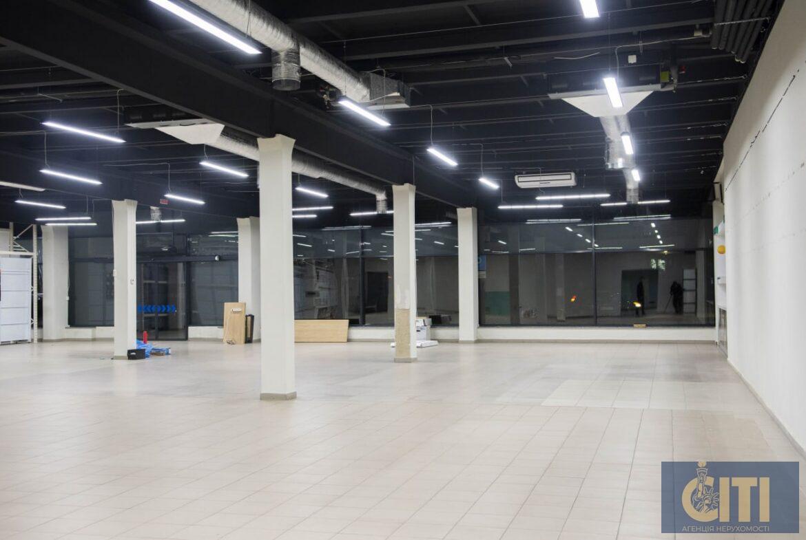 Оренда нежитлового приміщення під магазин, офіс, салон 426 кв.м.