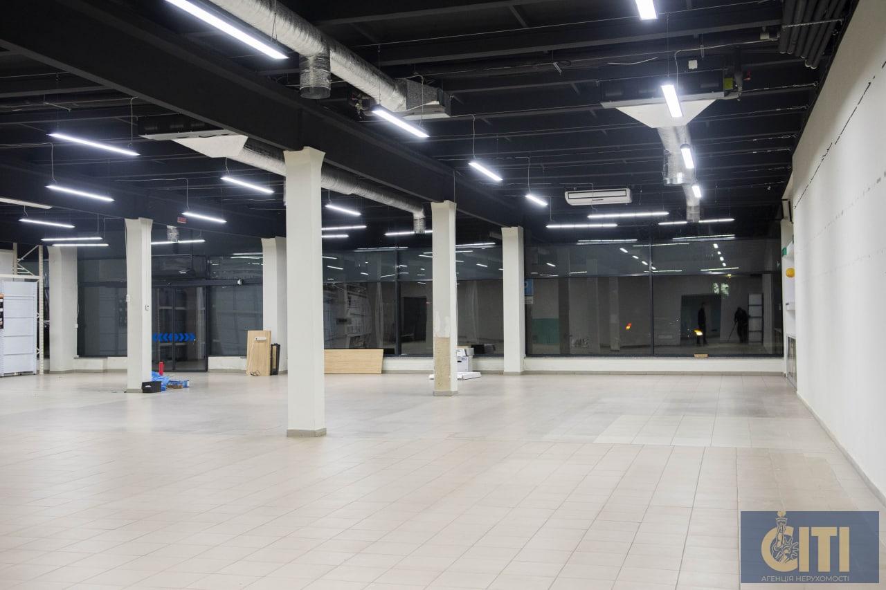 _V4200~1 Оренда нежитлового приміщення під магазин, офіс, салон 426 кв.м.