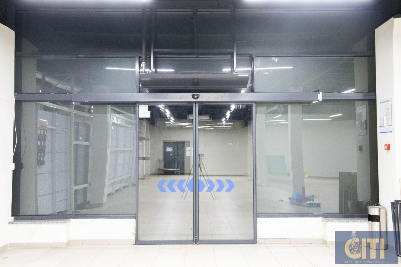 _VIBER~3 Оренда нежитлового приміщення під магазин, офіс, салон 426 кв.м.