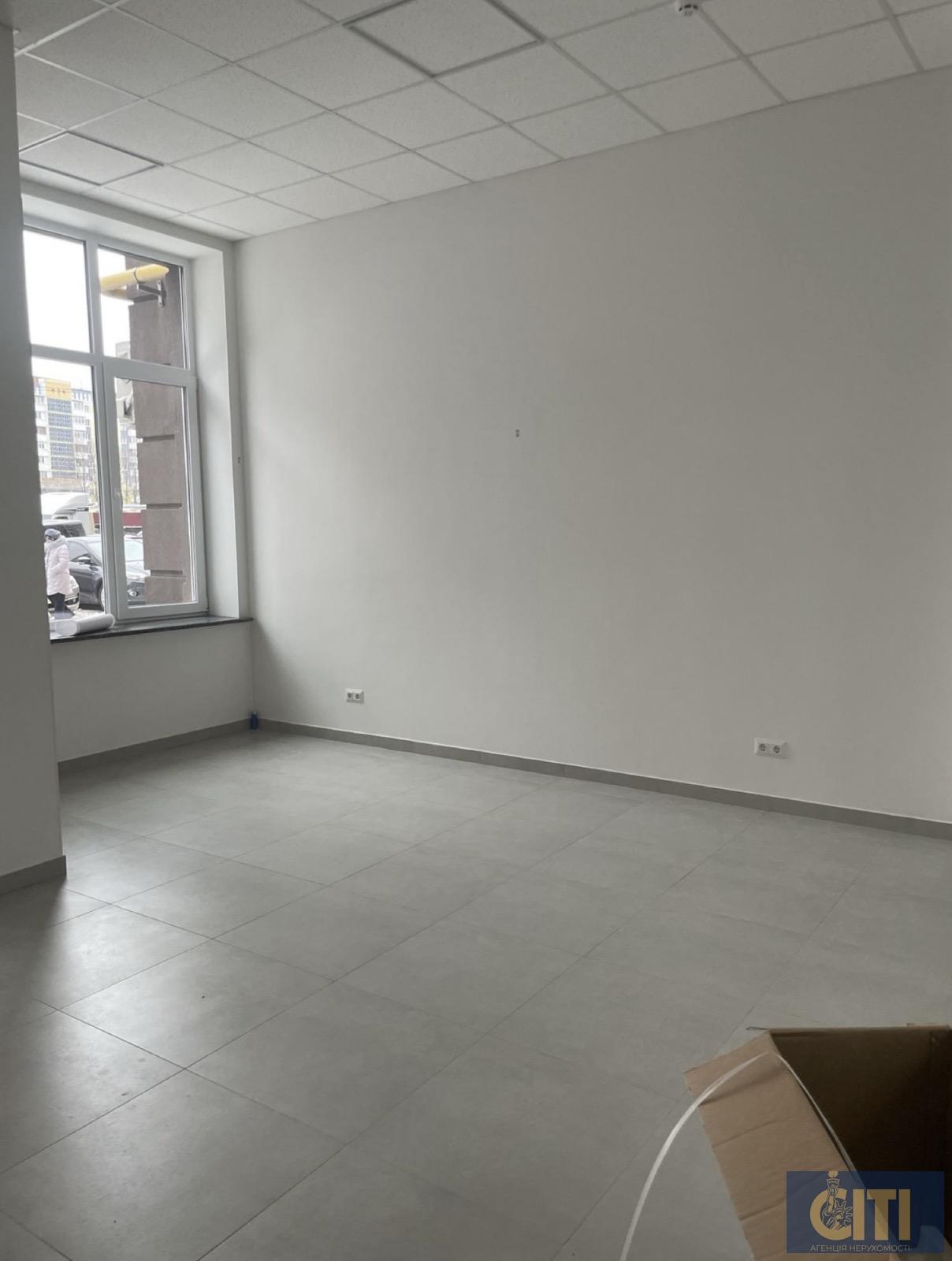 Оренда приміщення в сучасному житловому комплексі, вул. Євгена Рихлика, 83 м2