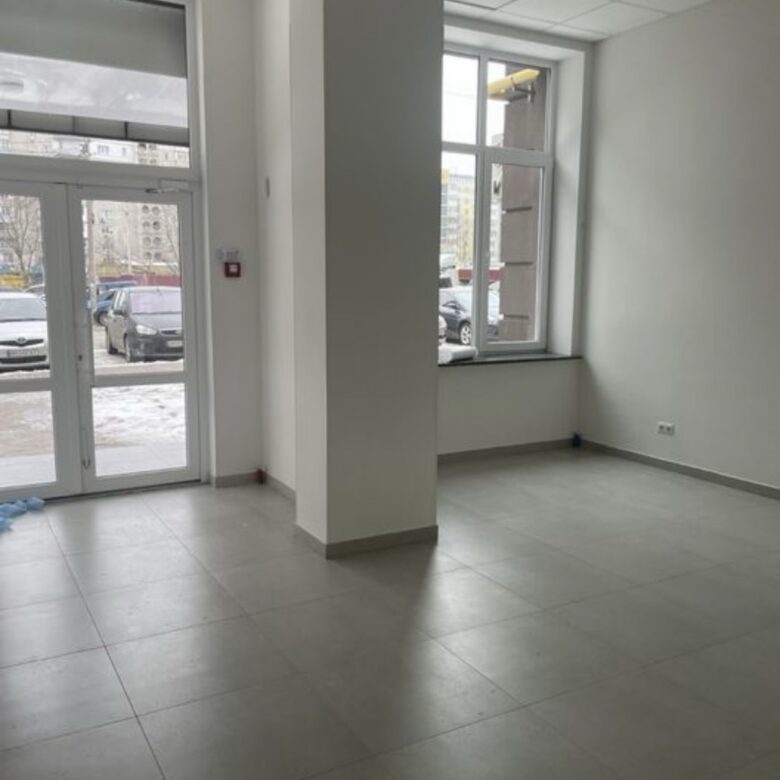 Оренда приміщення в сучасному житловому комплексі, вул. Євгена Рихлика, 83 м2