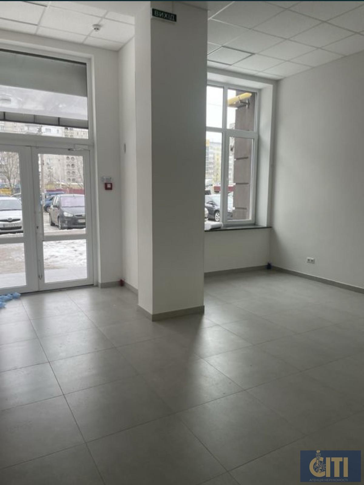 Оренда приміщення в сучасному житловому комплексі, вул. Євгена Рихлика, 83 м2