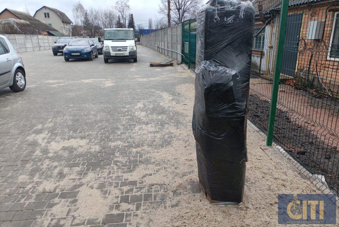 Автомайданчик (паркувальний простір) - 1 200 m² + офіс 15-45 m²