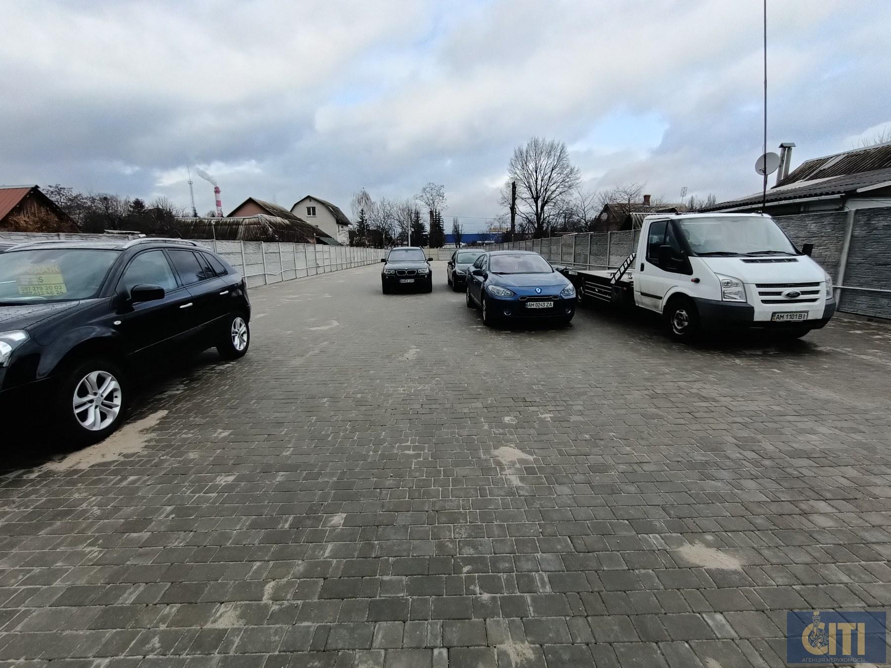 Автоплощадка (парковочное пространство) – 1 200 m² + офис 15-45 m² Автомайданчик (паркувальний простір) - 1 200 m² + офіс 15-45 m²