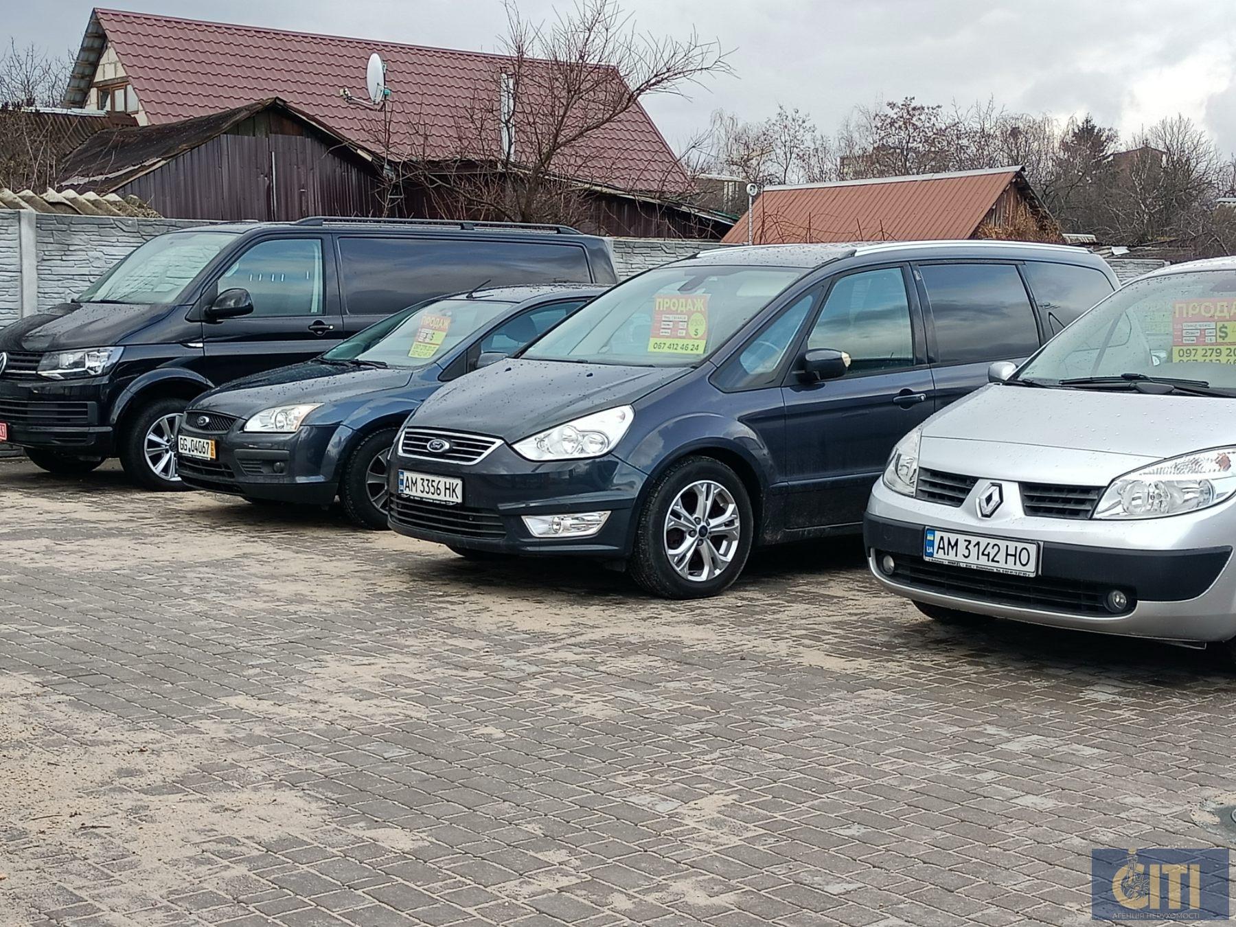 Автомайданчик (паркувальний простір) - 1 200 m² + офіс 15-45 m²