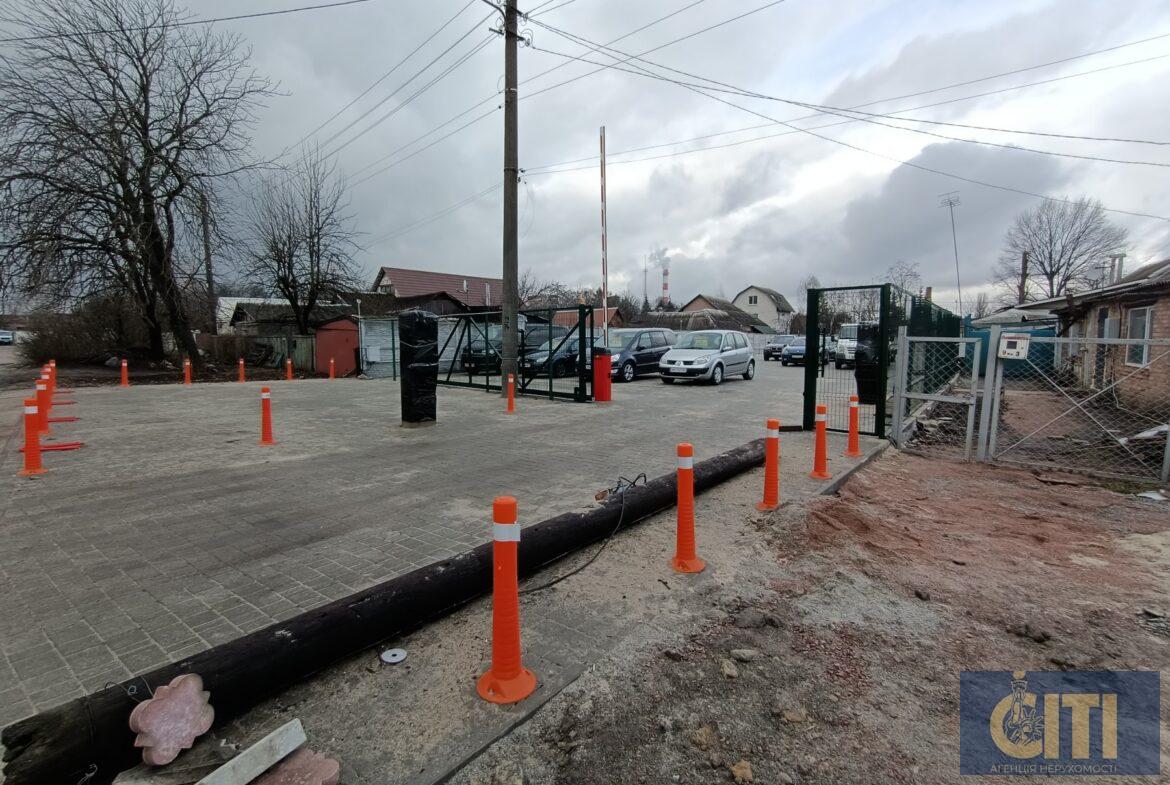 Автомайданчик (паркувальний простір) - 1 200 m² + офіс 15-45 m²