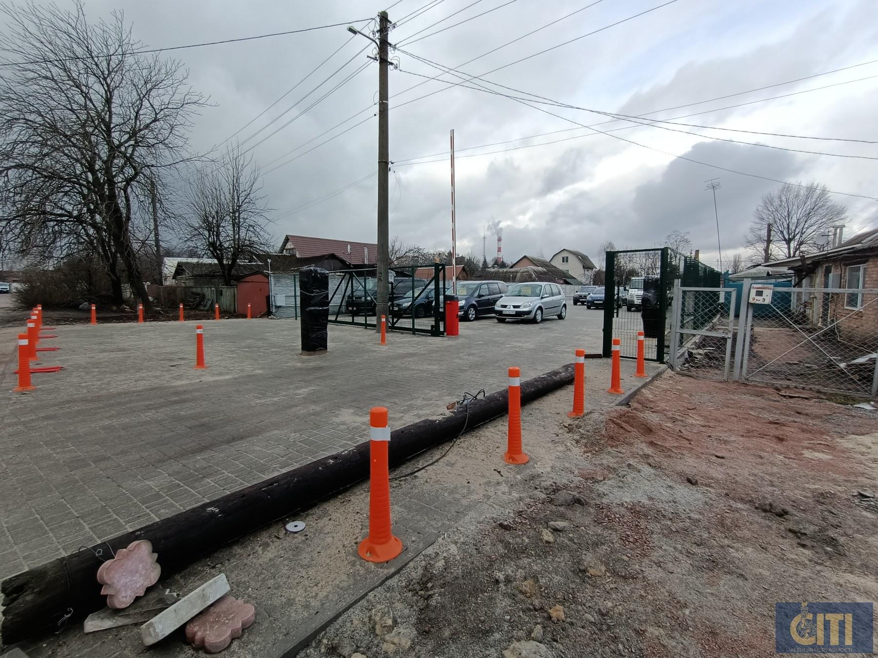 Автомайданчик (паркувальний простір) - 1 200 m² + офіс 15-45 m²